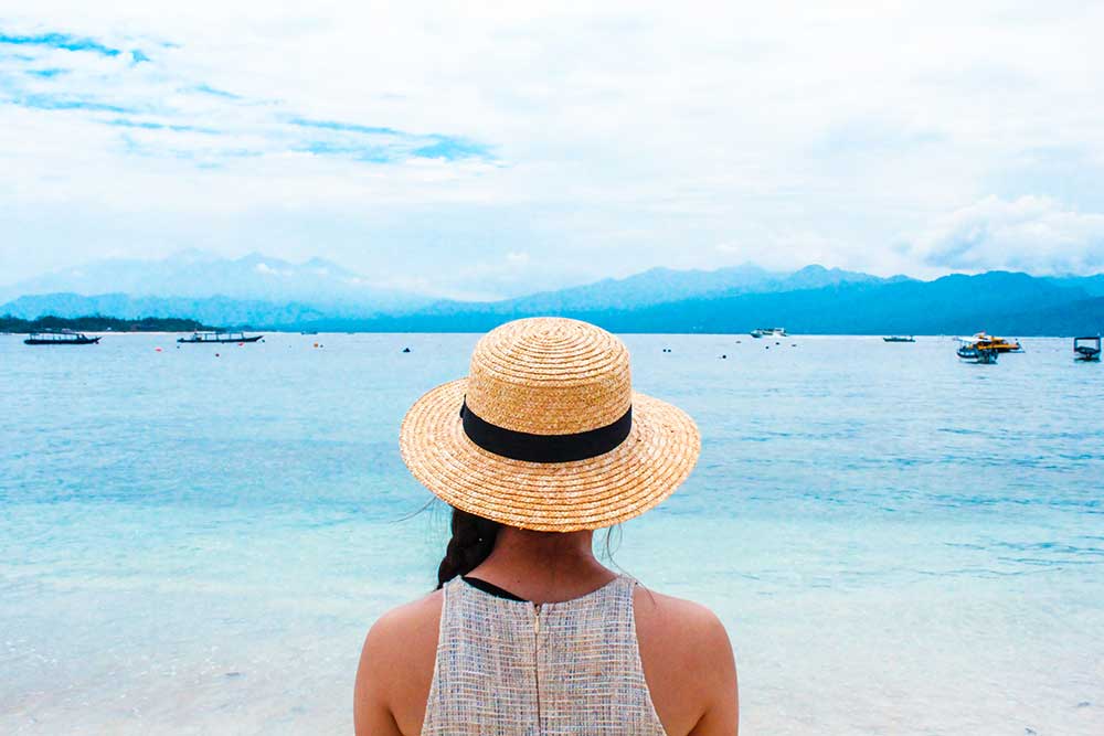 Summer is coming. Did you ever think of traveling alone?